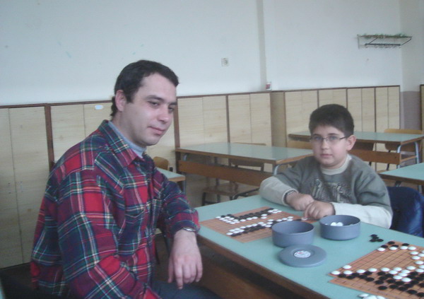 К. Байрактаров след учебна партия с Т. Тодоров